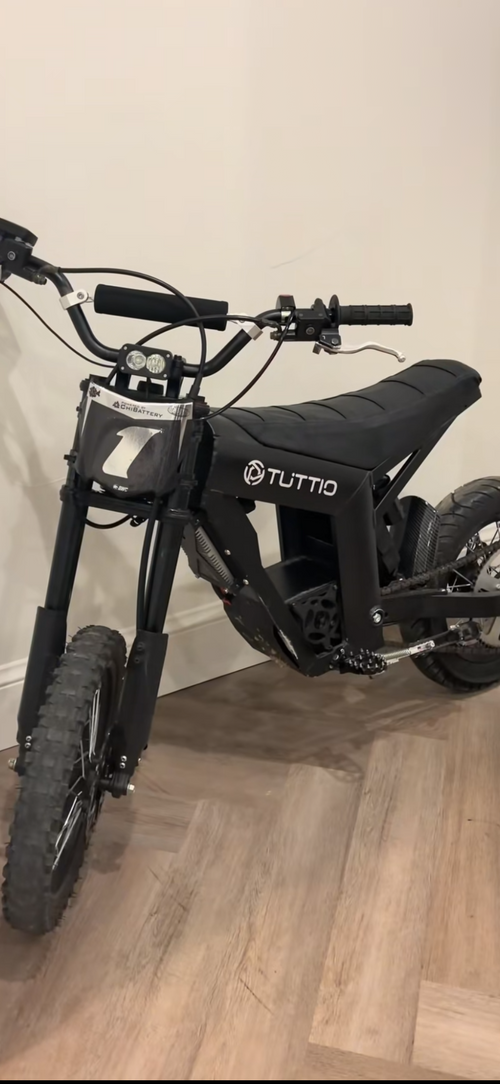 Tuttio Motor Cover (Prickly style)